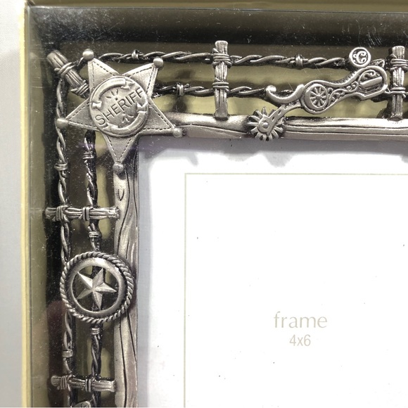 COWBOY WESTERN METAL PHOTO FRAME. Holds a 4” x 6” photo. - Picture 3 of 11
